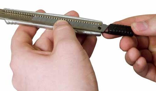 Nůž s ulamovací čepelí 9mm kovový FatMax