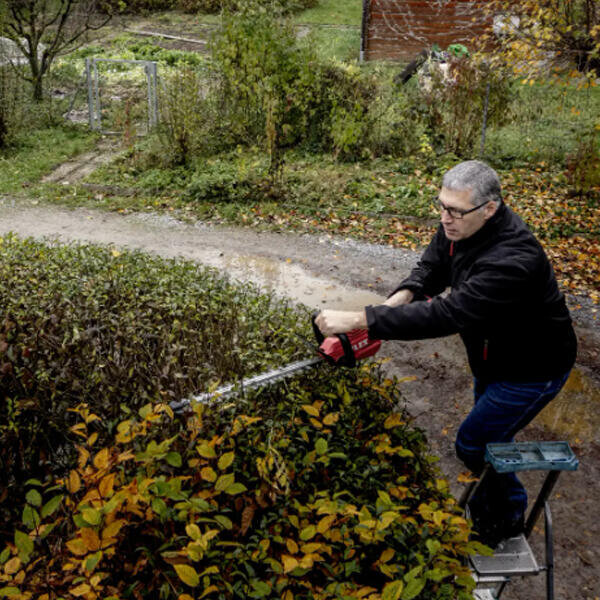 Nůžky na žívý plot GHT 55 18-EC